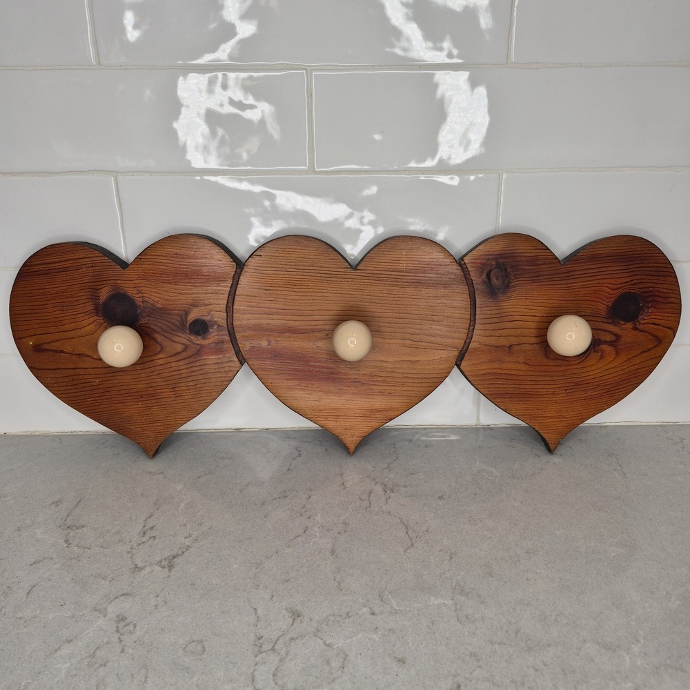 Vintage Wooden 3 Peg Heart Wall Hanging Coat Rack 21"‎